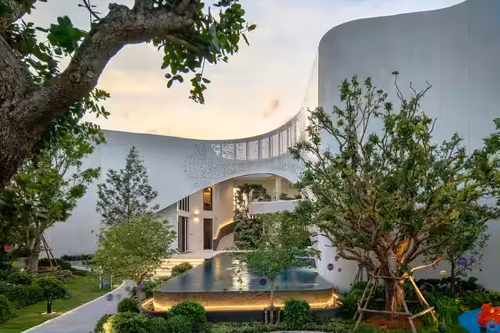 Bangkok Boulevard Signature – Ramintra Phraya Suren, photo 1