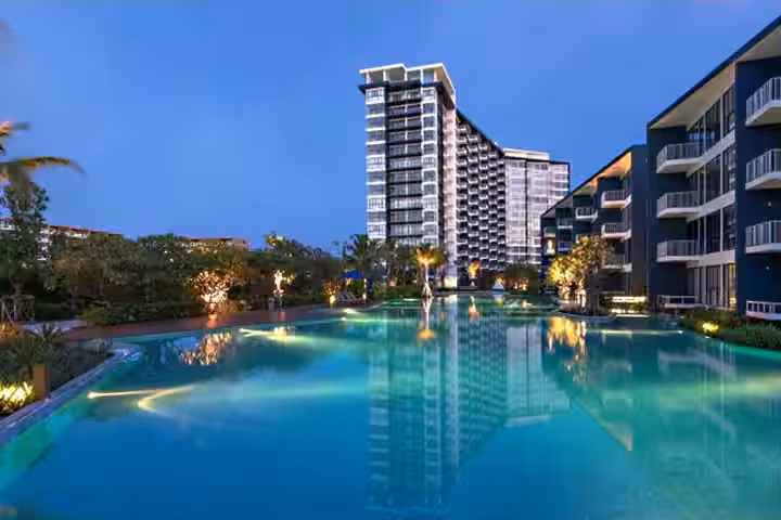 Baan Thew Talay Blue Sapphire, photo 1
